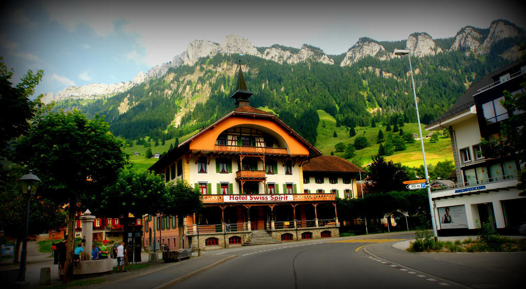 Hotel Kurhaus 플루흘리 외부 사진